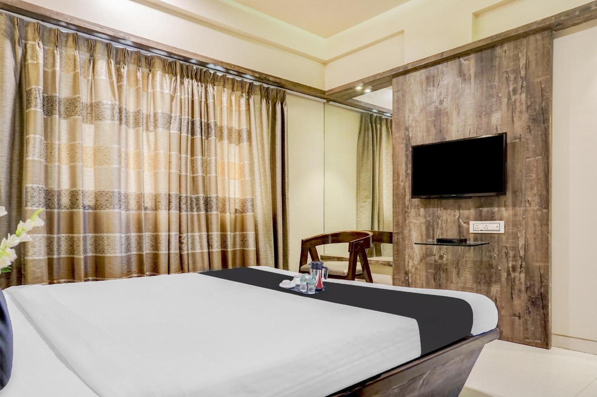 Townhouse Oak Regal Inn Near Sant Tukaram Nagar Metro Station Pimpri-Chinchwad Eksteriør billede