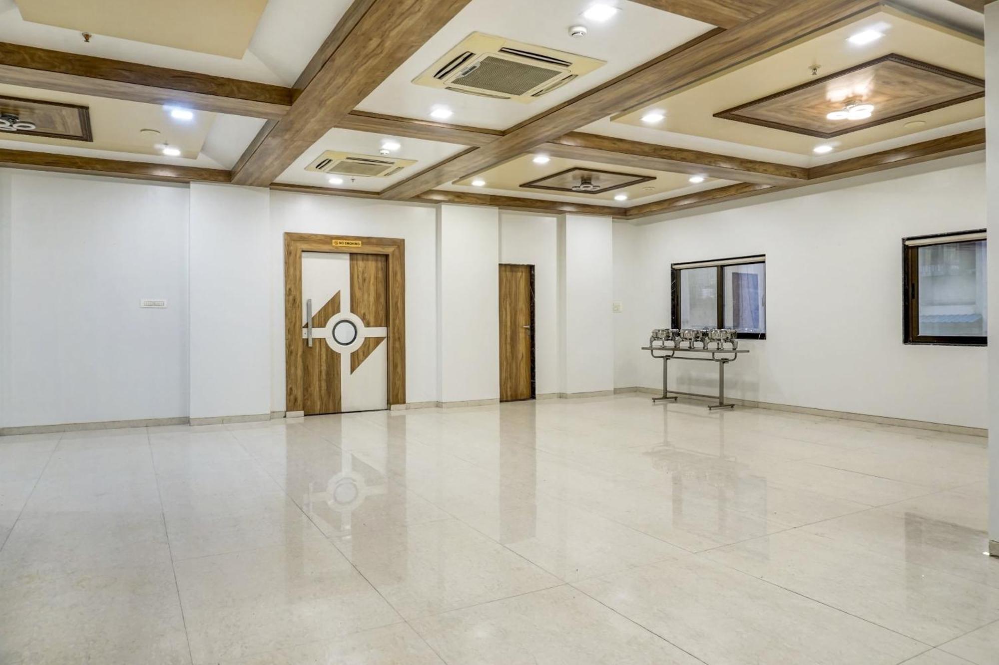 Townhouse Oak Regal Inn Near Sant Tukaram Nagar Metro Station Pimpri-Chinchwad Eksteriør billede