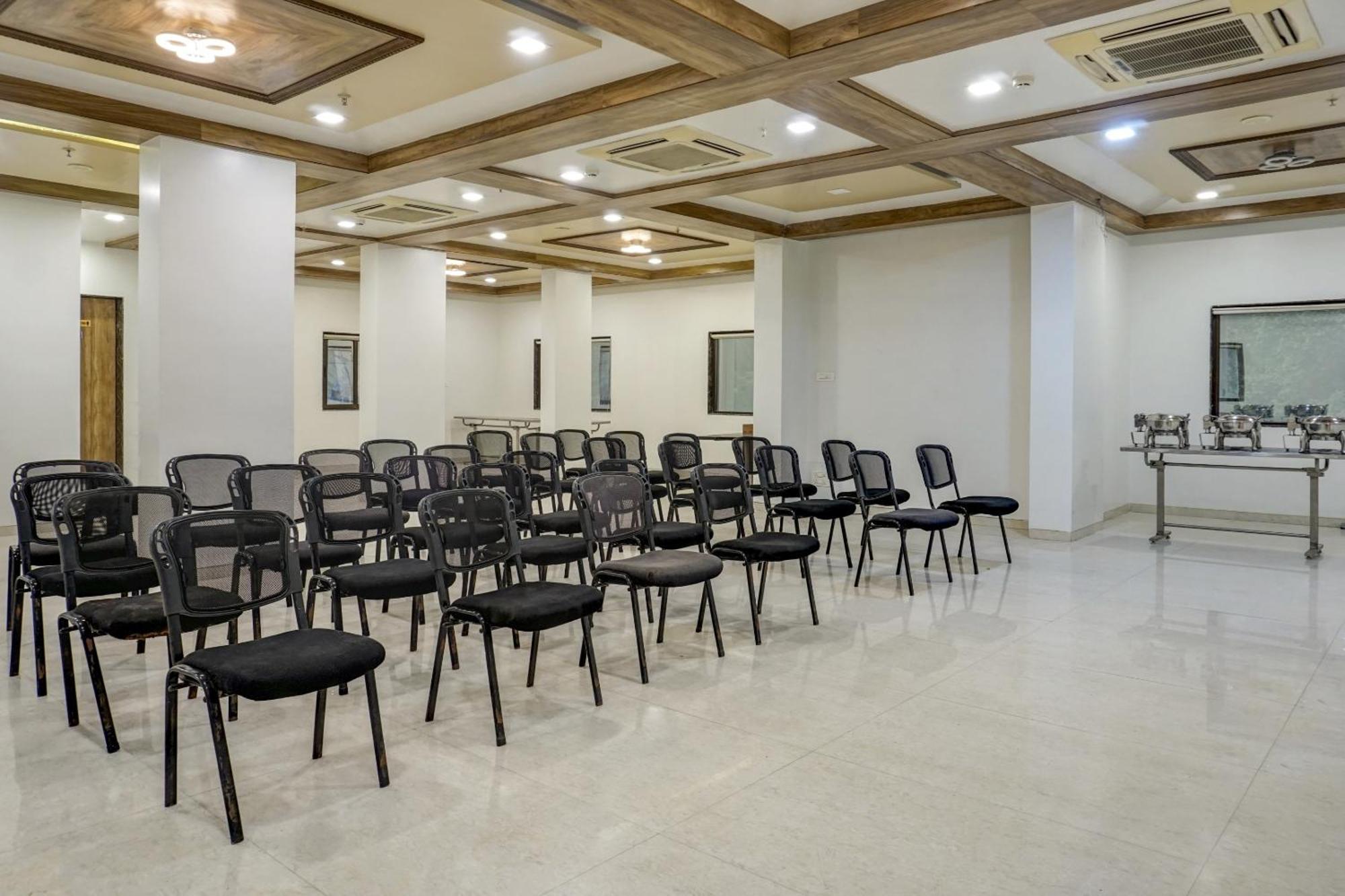 Townhouse Oak Regal Inn Near Sant Tukaram Nagar Metro Station Pimpri-Chinchwad Eksteriør billede